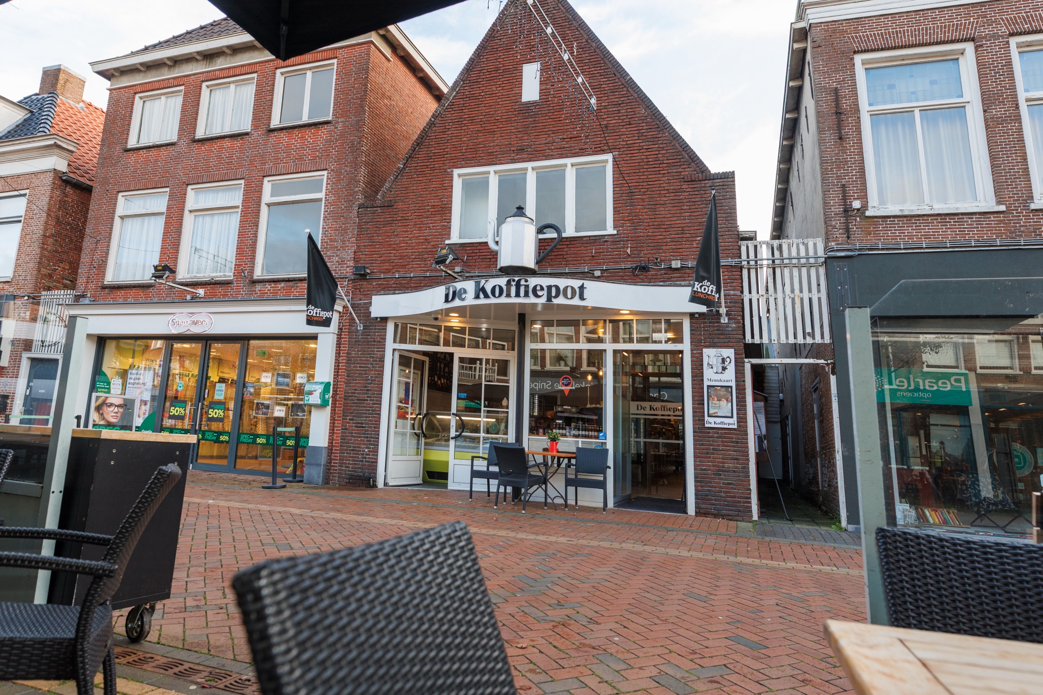 Dokkum: Lunchroom de Koffiepot